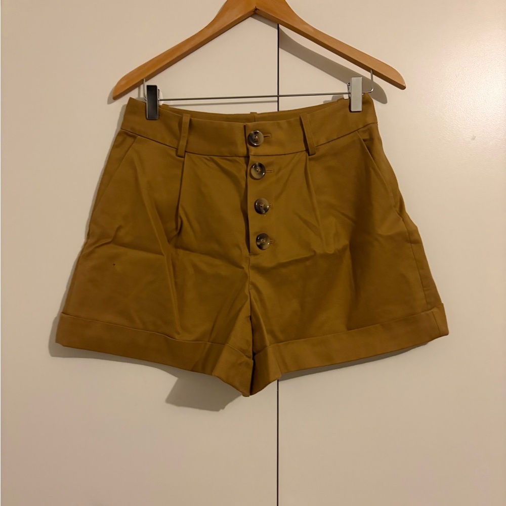 *NEVER WORN* Alice + Olivia Khaki Shorts